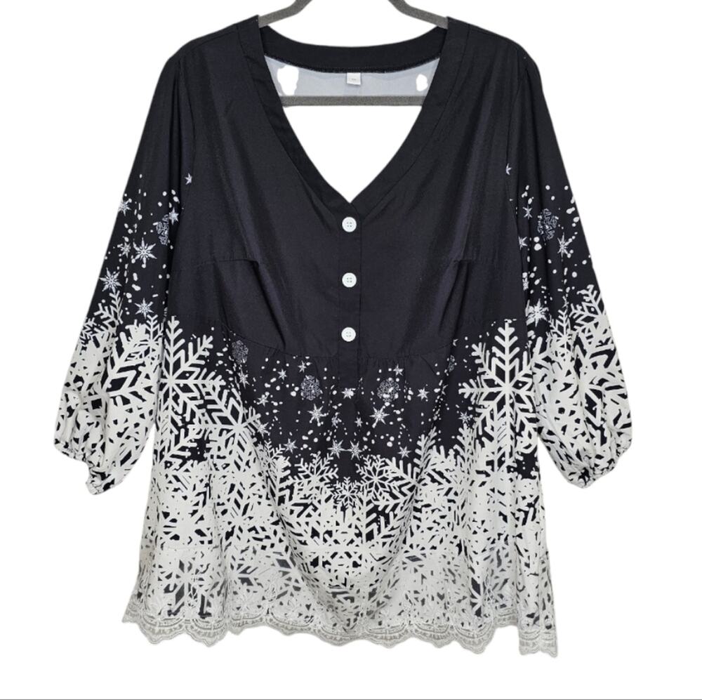 Women's 3/4 Sleeve Black and White Tunic Snowflakes and Lace Hem 2X